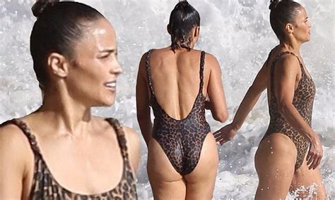 Meghatározott Fogadalom Munkás Paula Patton Bikini Fékszárny Bűn Külön