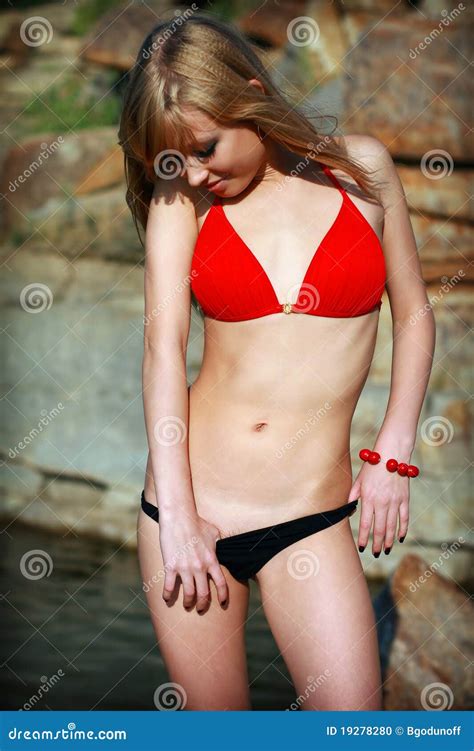 Jong Sexy Meisje In Bikini Stock Foto Image Of Versheid