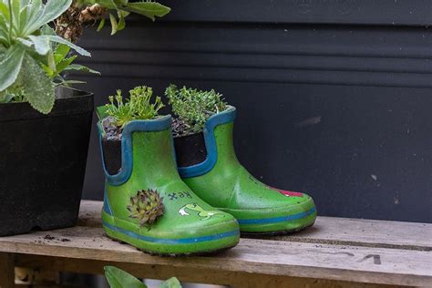Wir begrüßen sie auf unserem testportal. Upcycling mit alten Gummistiefeln (mit Bildern ...