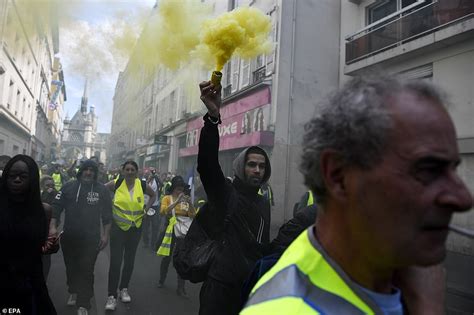 French Yellow Vest Protesters Clash With Police Again On 20th Week Of