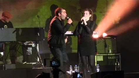 The arena holds up to 7,000 people with 4,200 seats. BOSSE mit BOY (Valeska Steiner) - Nächsten Sommer ...