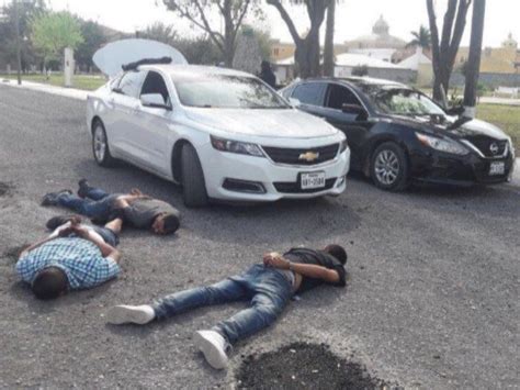 Graphic Convoy Of Cartel Gunmen Clashes With Authorities In Mexican