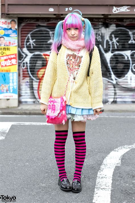 Ahoge And Pastel Twintails In Harajuku W Sweater Striped