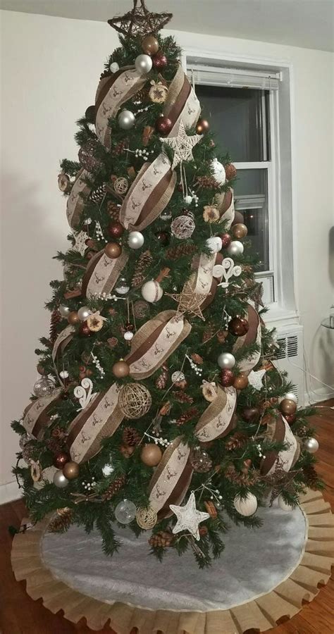 Un décryptage de la déco, des couleurs, des sapins, des tables et des cadeaux tendance pour noël 2019/2020 ! Noël 2018 : 20 idées déco pour son sapin de Noël en 2020 ...