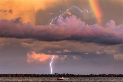 Lightning Strikes Under A Rainbow In Once In A Lifetime Photo Metro News