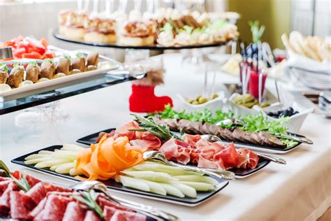 3 Reasons To Hire A Catering Company For Your Next Event Lees Famous