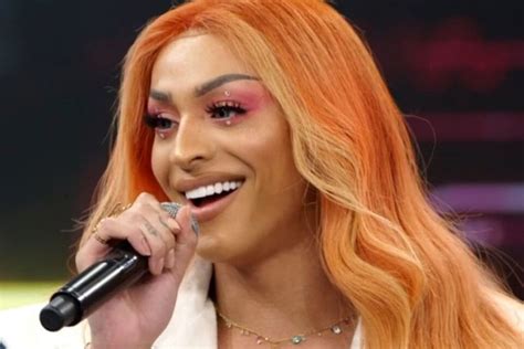 Vittar appeared on tv for the first time in 2014, on a brazilian show, performing i have nothing by whitney houston. Pabllo Vittar faz desabafo sobre a carreira e reveja ajuda ...