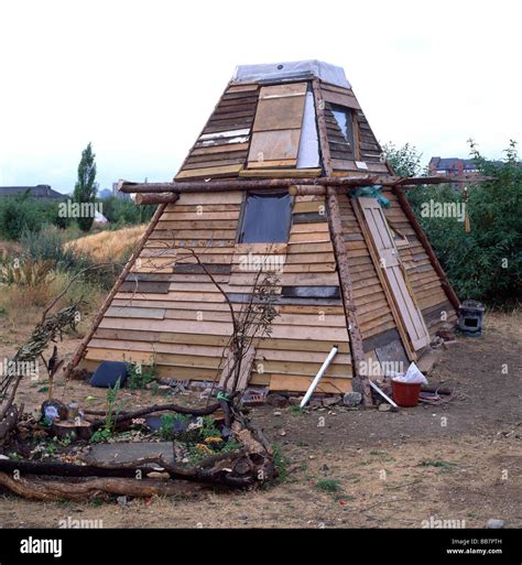 Homemade House On The Site Of The Wandsworth Eco Village Stock Photo