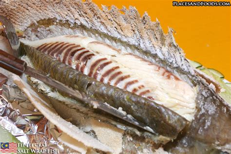 全kl甲洞最火红的螃蟹好吃处，这里有很多特式创新螃蟹料理，创立于2008年… 肥肥蟹海鲜饭店 fei fei crab restaurant. Salt Wrap Fish ( 雪山飛 狐) - RM30