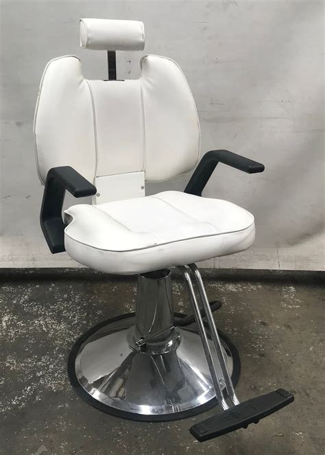 At zenith salon furniture outlet, we offer affordable, stylish chairs that can spin and go up and down to ensure you are at the right level for cutting and styling. Hair Salon Chair White - Lot 1094217 | ALLBIDS