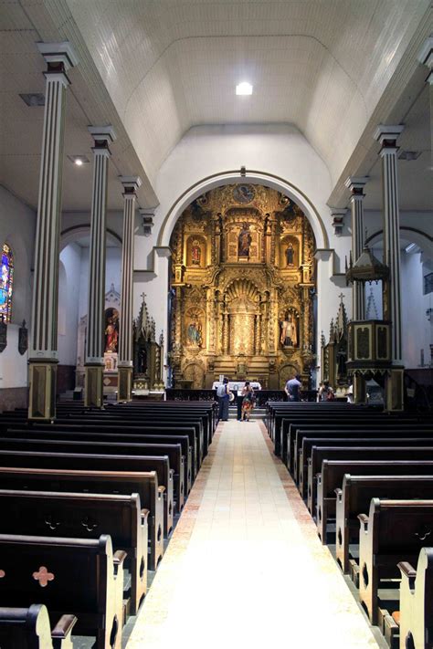 El Altar Dorado De La Iglesia De San José En El Casco Antiguo De Panamá