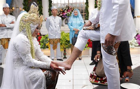 Yuk Intip Ritual Dan Tata Cara Pernikahan Adat Sunda Passion Jewelry