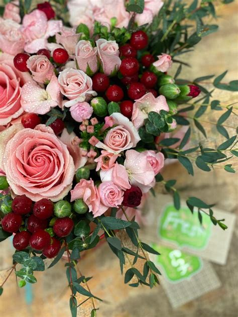 We will try out best to solve your problem.) Love potion - Flower arrangement in a heart-shaped box ...