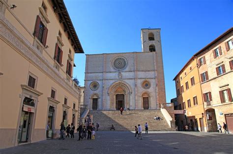 In The Heart Of Todi A Photo From Perugia Umbria Trekearth Umbria