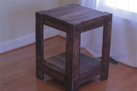 Ana White End Table Made From Pallets Plans Included Diy Projects