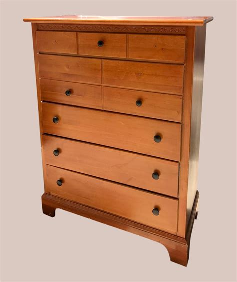 Uhuru Furniture And Collectibles 5 Drawer Chest 175 Sold