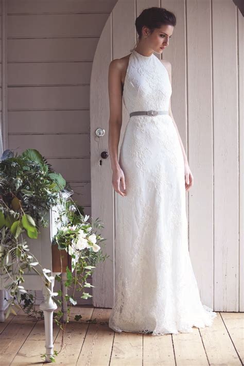 20 simple and elegant wedding dresses you can buy right now. Simple Wedding Gowns for the Minimalist Bride - Modern Wedding
