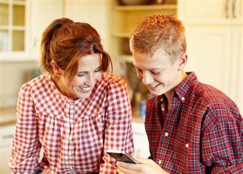 The Optimistic Parents Guide To Kids And Texting Todays Parent