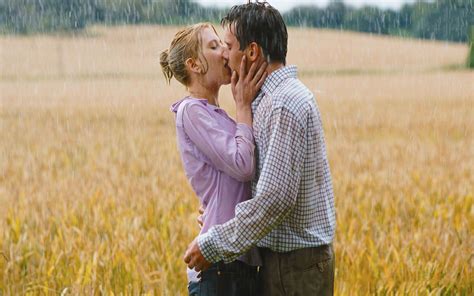 Love Couple S Romance In The Rain Wallpapers