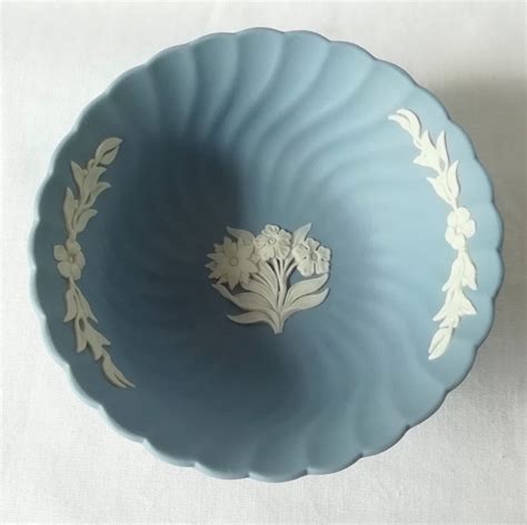 8 antique wedgwood ningpo pattern blue trim dinner plates aesthetic movement. Nivag Collectables: Wedgwood - Blue Jasperware: Footed ...