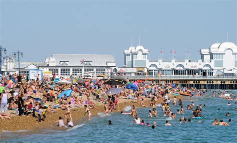 26 photos show people flocking to portsmouth beaches on hottest day of the year the news