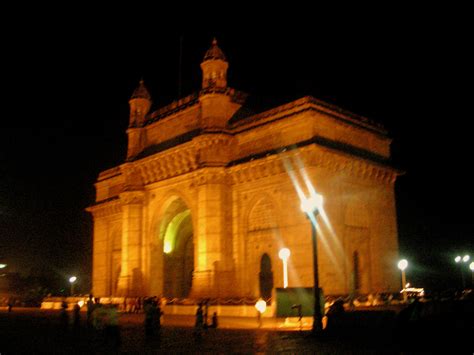 File:Mumbai Gateway of India by night.jpg - Wikimedia Commons