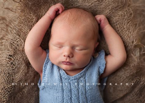 10 Tips For Photographing Your Own Newborn