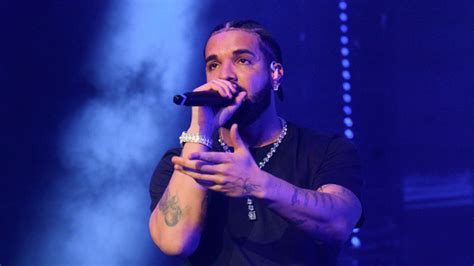 Drake Confirms Hes Heading On Tour In 2023 Iheart