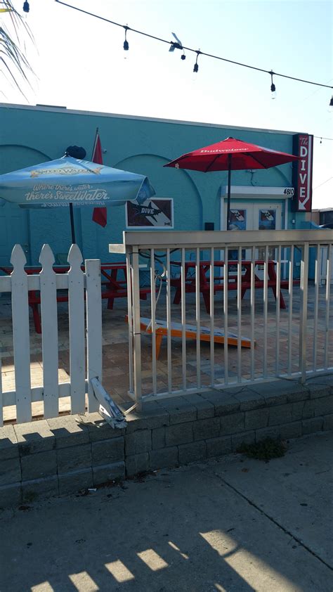 THE DIVE | Dive Bar Trail