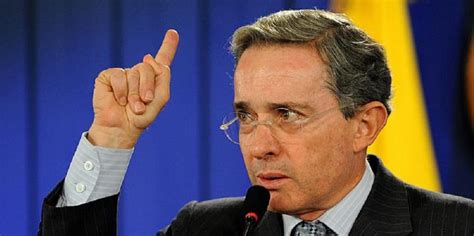 Documents similar to encuesta invamer. Álvaro Uribe ha sido el mejor presidente para los colombianos