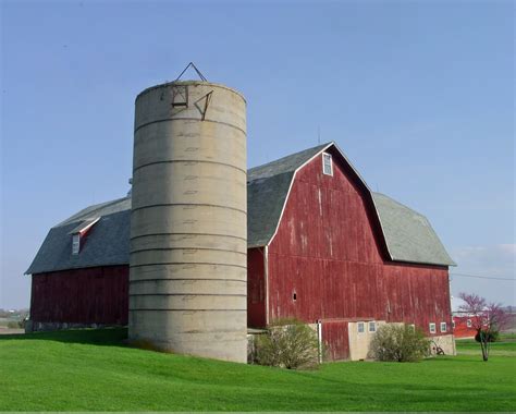 Red Barn And Silo Crisper Color Barn Old Barns Country Barns Red Barn