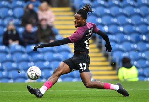 Дата обращения 6 августа 2015. West Bromwich Albion Interested In A Move For Ivan Toney