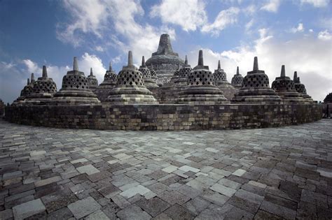 Borobudur De Grootste Boedhistische Tempel Ter Wereld Op Java Het
