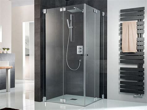 Eine komplettdusche, auch fertigdusche genannt, ist eine duschkabine, die von allen vier seiten komplett geschlossen ist. Kermi Duschkabine Schiebetür