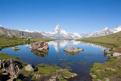 Matterhorn Reflection In The Lake Picflick