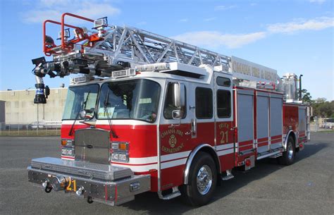 E One Builds Two Hr100 Aerial Ladder Trucks For Omaha Ne Fire
