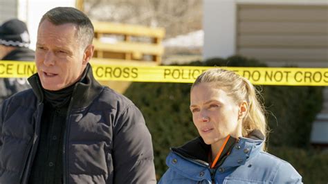 Chicago P D Jason Beghe Tracy Spiridakos Talk Upton Voight S Secret And Upstead