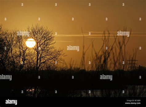 Sunset Over Attenborough Nature Reserve Hi Res Stock Photography And