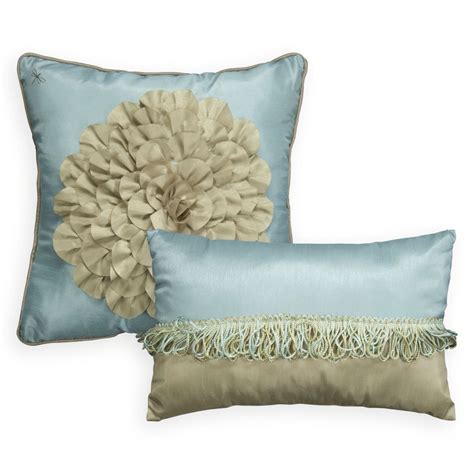 Bedding Set Includes 2 Decorative Pillows Giselle Bedding Set