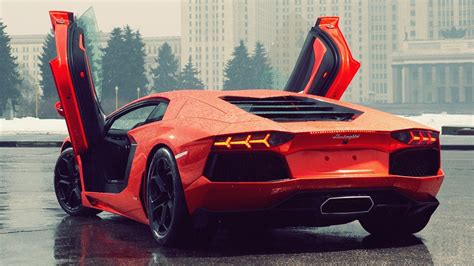 Lamborghini In The Rain Wallpapers