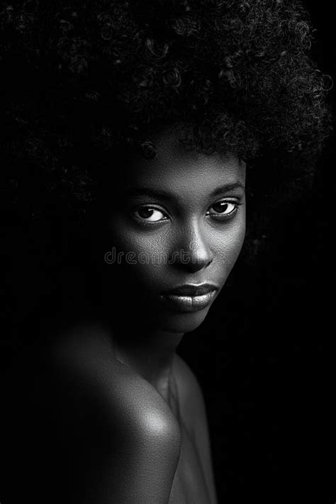 Femme Africaine Nue Photo Stock Image Du Sourire Ethnicit