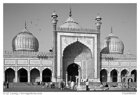 Black And White Picturephoto Jama Masjid Indias Largest Mosque