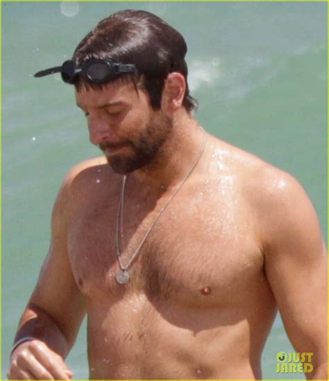 photo bradley cooper shirtless at the beach with suki waterhouse hot sex picture