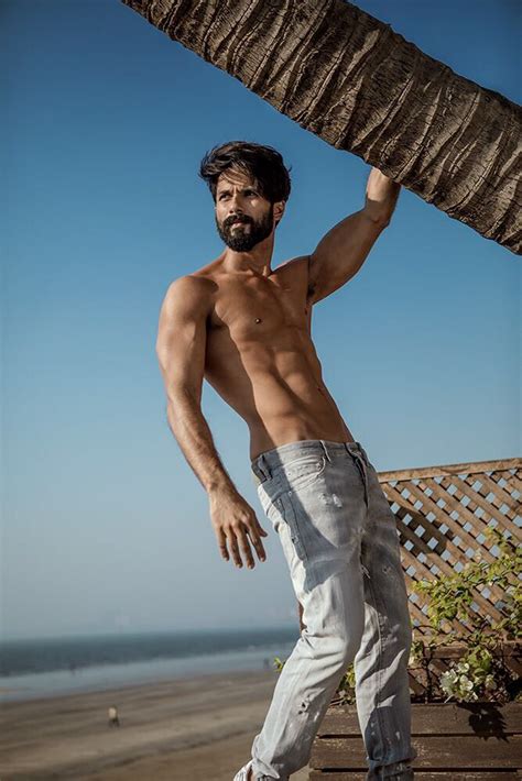 Shahid Kapoor Ropes In Celebrated Chef To Customize Diet For His New Look Bollywood Dhamaka