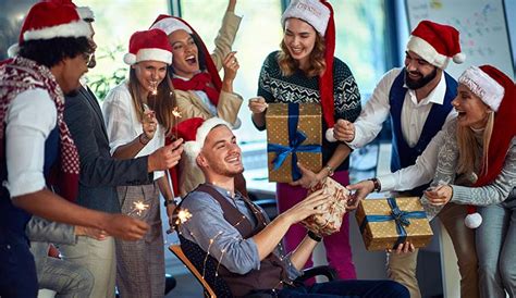Read about their experiences and share your own! 10 Christmas Customer Service Ideas for Festive Fun!