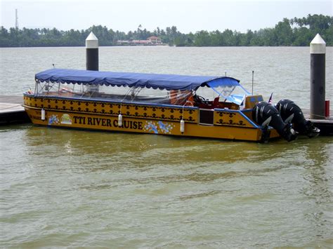 Cina, pulau warisan, ehs heliport 7.5 km muzium terengganu 8.5 km ke taman tamadun islam, masjid kristal, tti rivercruise 20 km ke jeti pulau kapas. Tourism Terengganu - Kuala Terengganu - Bandaraya Warisan ...