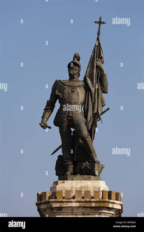 Hernan Cortes Estatue In Medellín Badajoz Spain Stock Photo Alamy