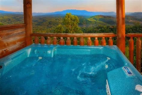 Cabins With Gatlinburg Hot Tub Offer Scenic Views And Relaxation In 2020 Gatlinburg Cabin