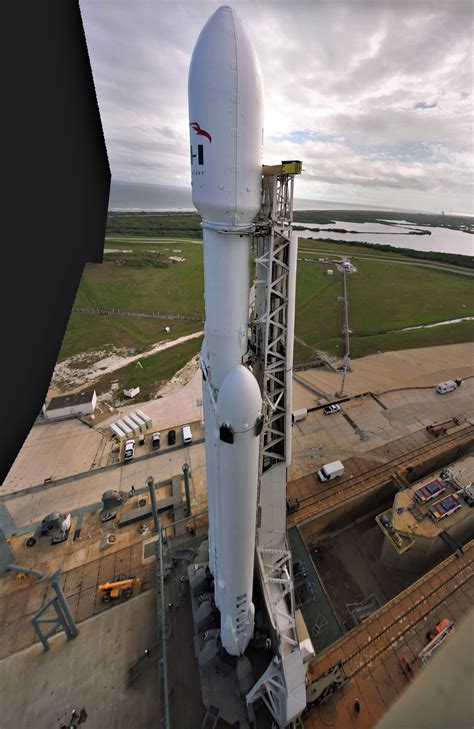 Spacexs Second Falcon Heavy Launch Slips Into Next Week Out Of Caution