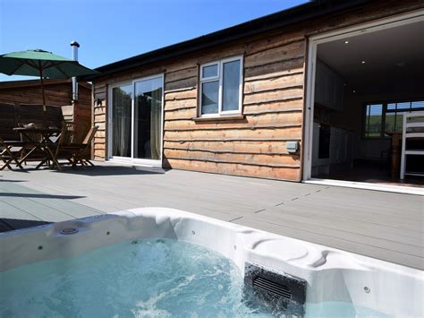 2 Bedroom Log Cabin In North Devon Bideford Dog Friendly Holiday